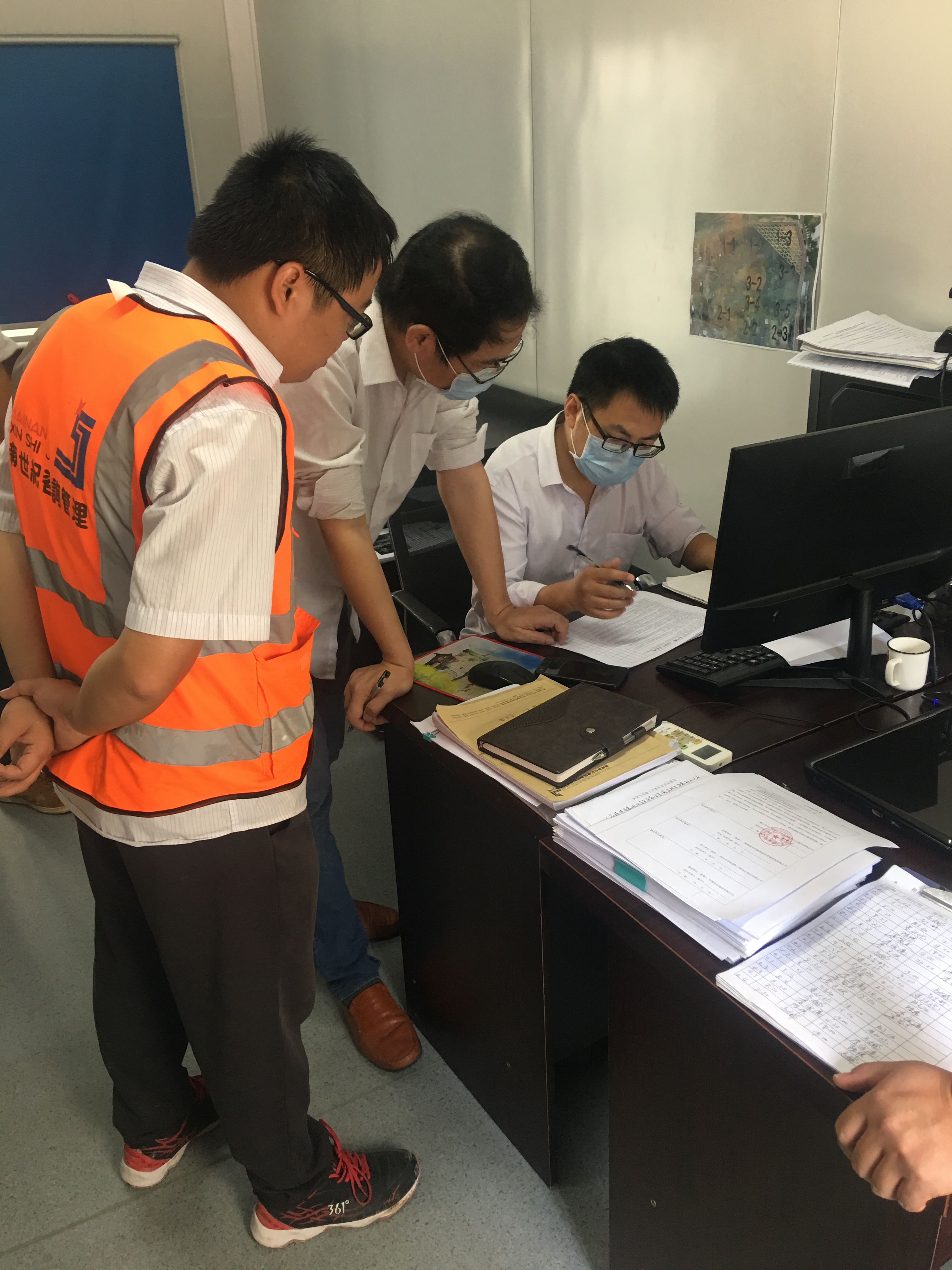 以甲方滿意為導向，以技術水平為硬核，努力提高監理服務質量。